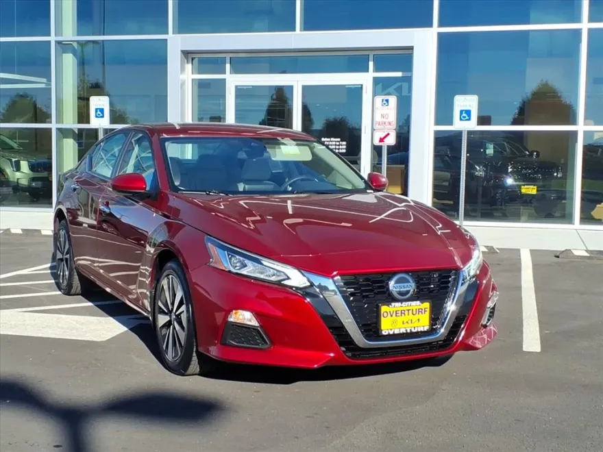 2022 Nissan Altima 2.5 SV photo 1
