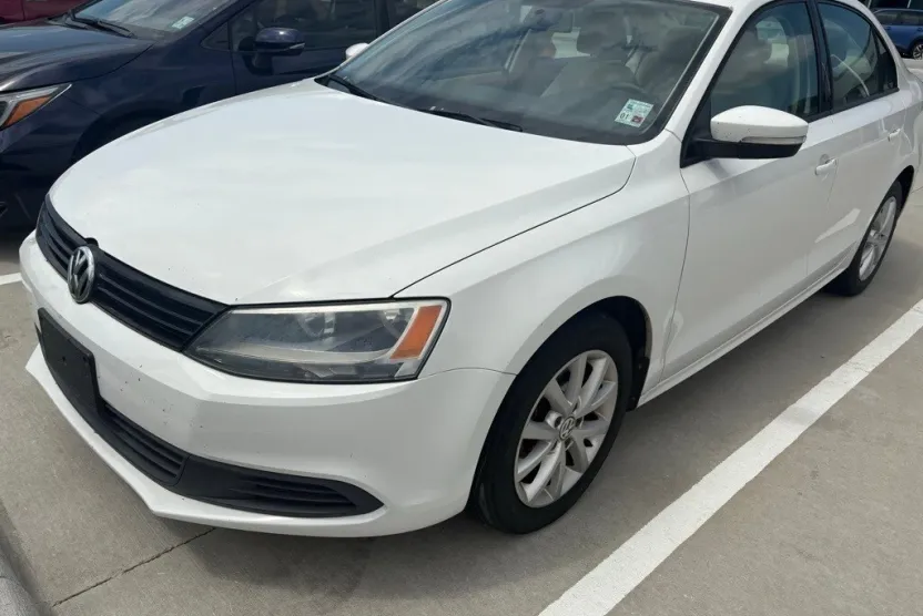 2011 Volkswagen Jetta 2.5L SE photo 1