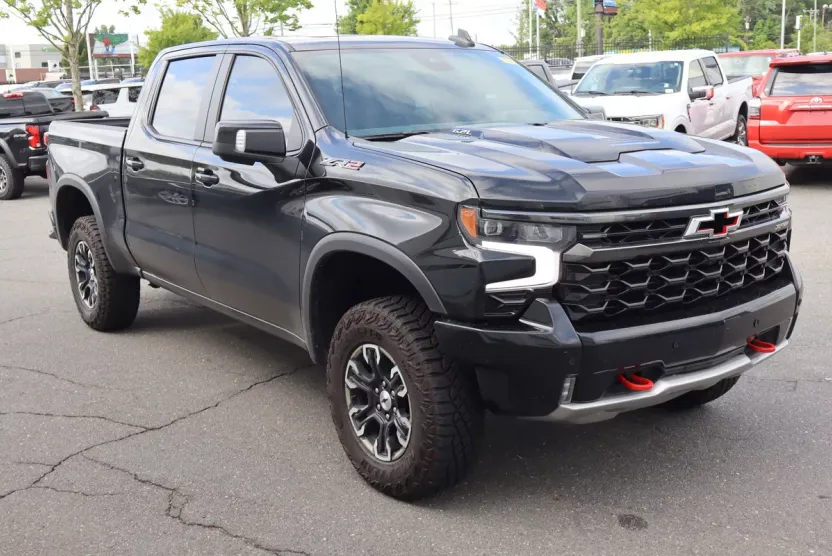2025 Chevrolet Silverado 1500 ZR2 photo 1