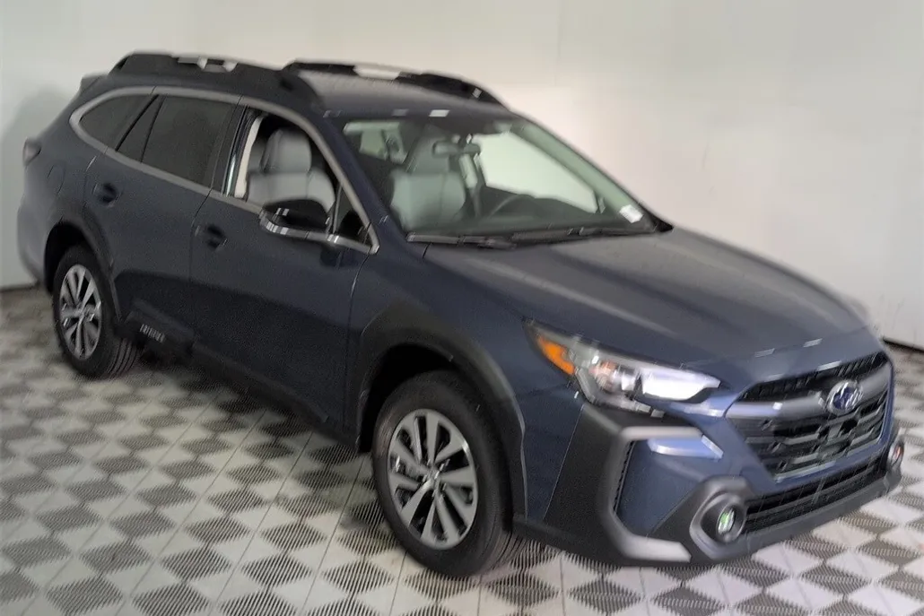 2025 Subaru Outback Premium photo 1