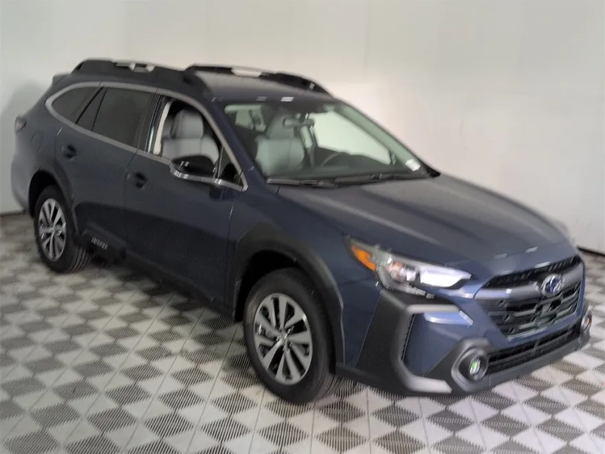 2025 Subaru Outback Premium photo 1