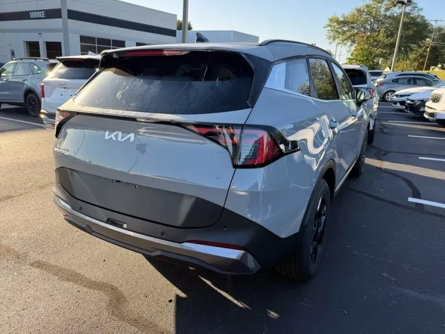 2026 Kia Sportage EX photo 1