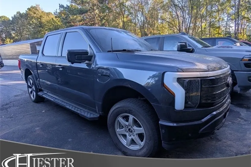 2022 Ford F-150 Lightning Platinum photo 1