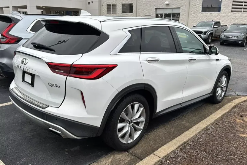 2019 Infiniti QX50 Essential SPORT photo 1