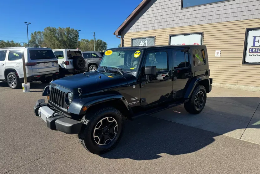 2008 Jeep Wrangler Unlimited Sahara photo 1