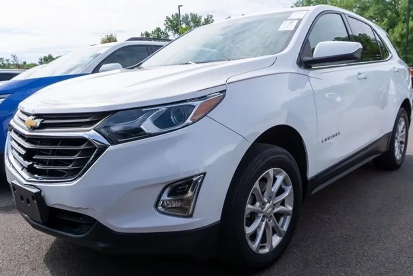 2020 Chevrolet Equinox LT photo 1