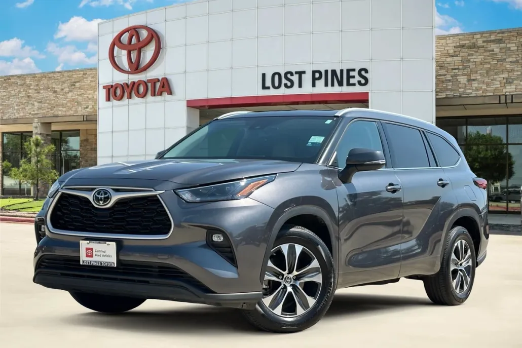 2022 Toyota Highlander XLE photo 1
