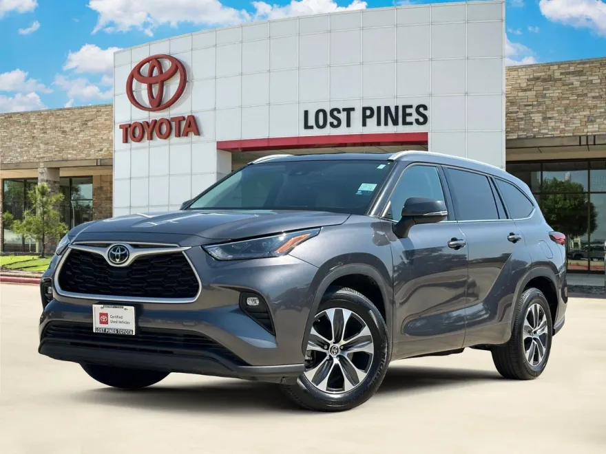 2022 Toyota Highlander XLE photo 1