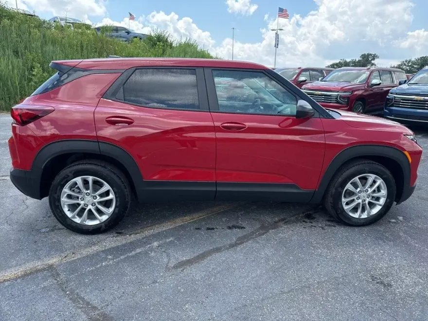 2026 Chevrolet Trailblazer LS photo 1