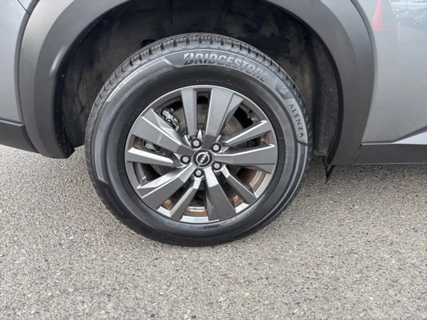 2023 Nissan Pathfinder SV photo 1