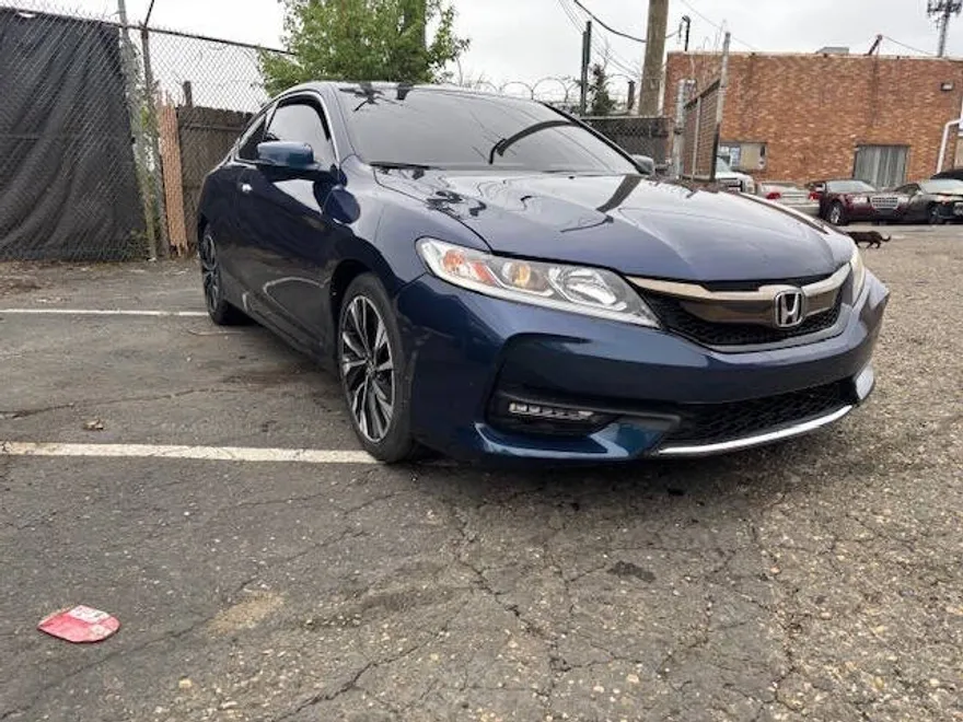 2017 Honda Accord EX photo 1