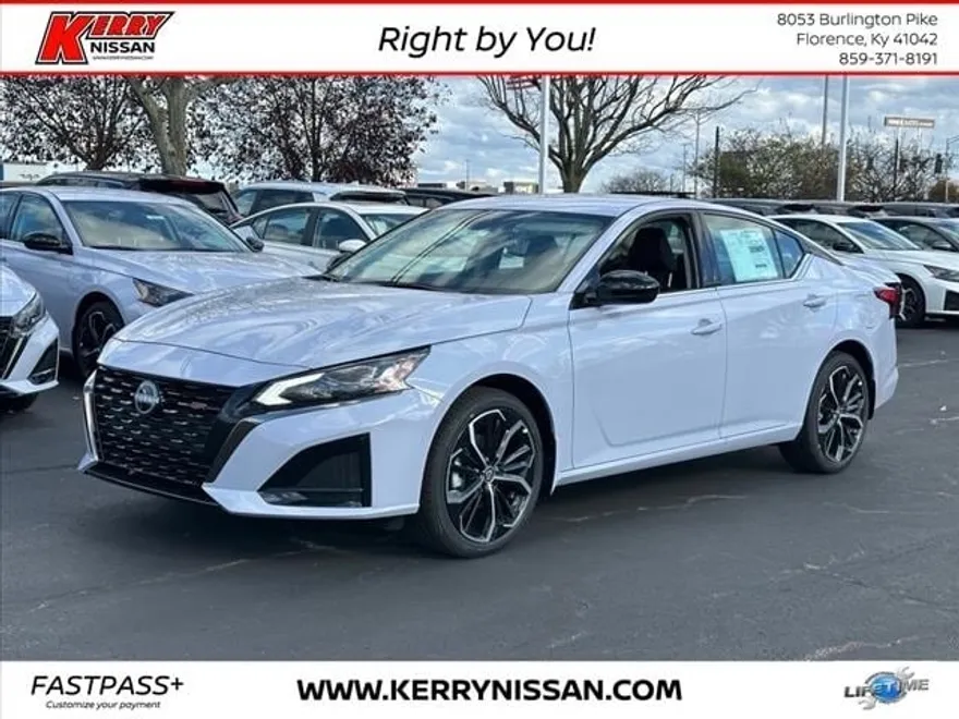 2025 Nissan Altima SR photo 1
