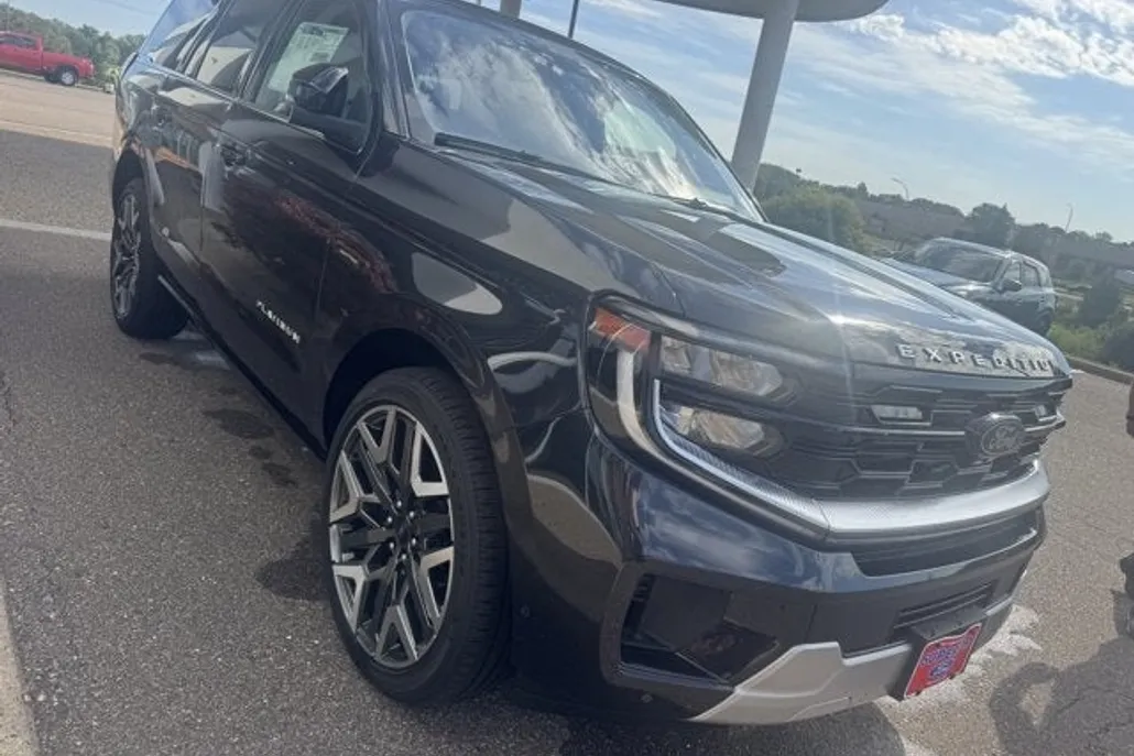 2025 Ford Expedition Platinum photo 1
