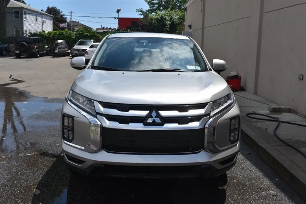 2023 Mitsubishi Outlander Sport SE photo 1