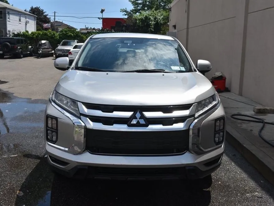 2023 Mitsubishi Outlander Sport SE photo 1