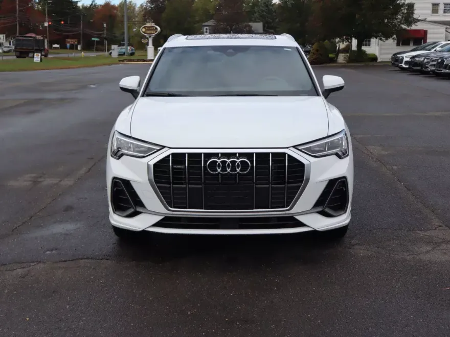 2024 Audi Q3 S line Premium Plus 45 TFSI photo 1