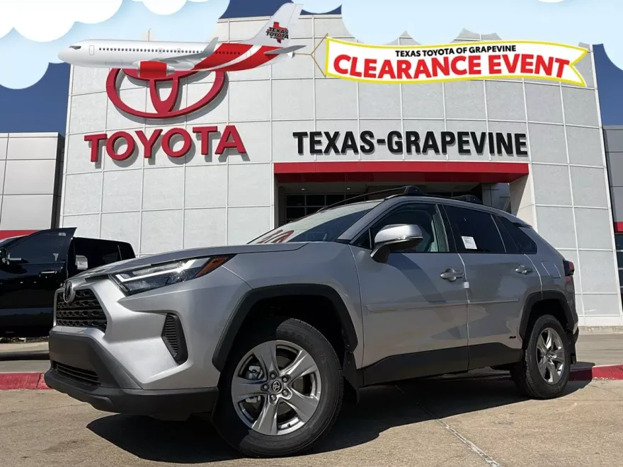 2025 Toyota RAV4 Hybrid XLE photo 1