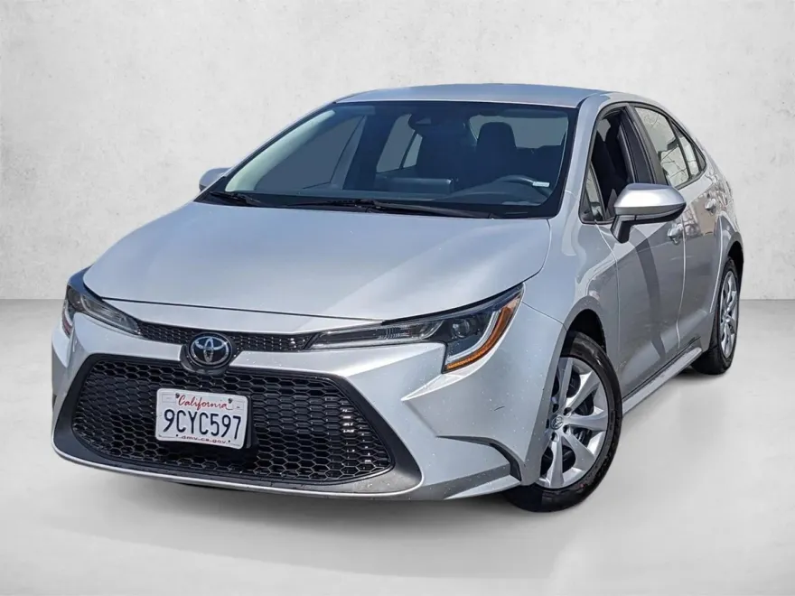 2022 Toyota Corolla LE photo 1
