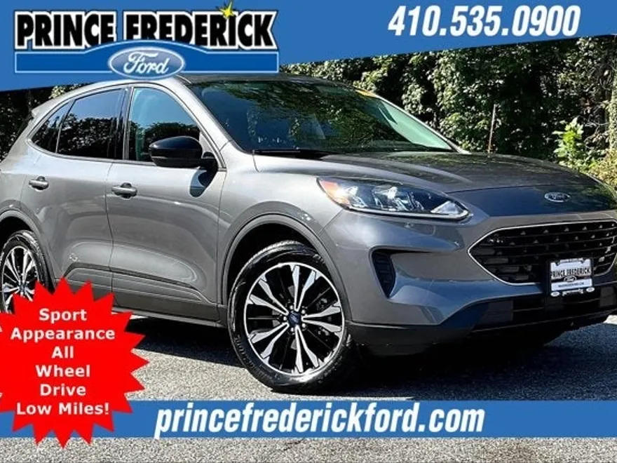 2022 Ford Escape SE photo 1