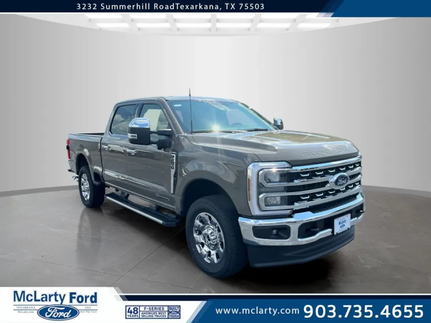 2026 Ford F-250 Lariat photo 1