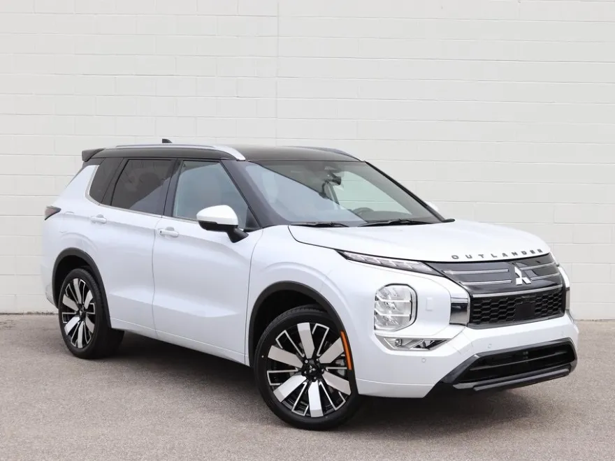 2025 Mitsubishi Outlander SEL Premium photo 1
