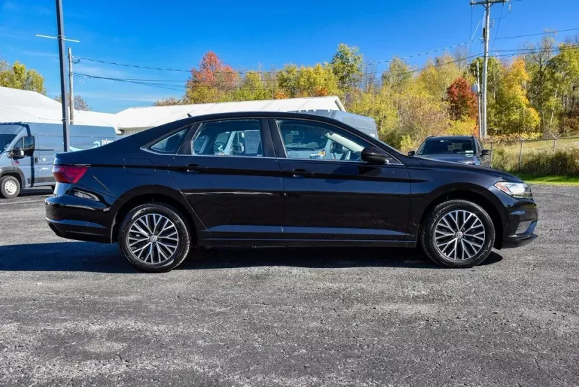 2021 Volkswagen Jetta Base photo 1
