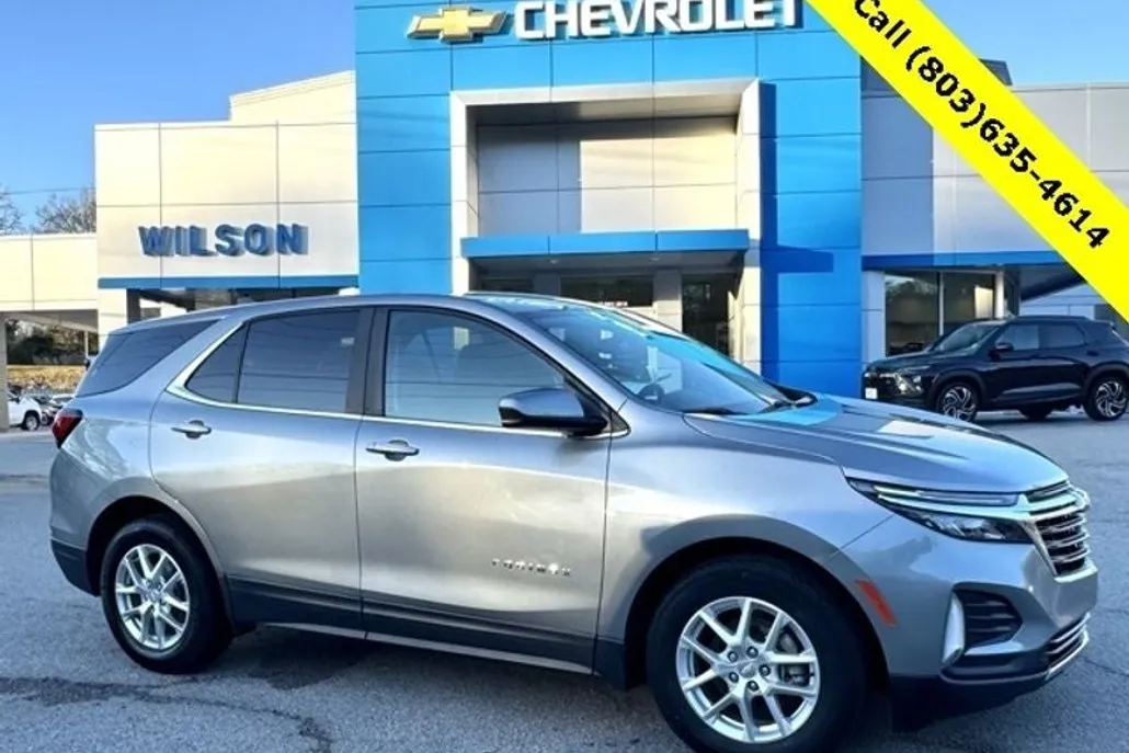 2023 Chevrolet Equinox LT photo 1