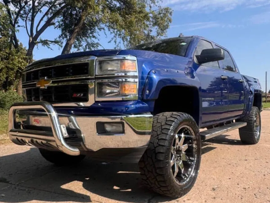 2014 Chevrolet Silverado 1500 LT photo 1