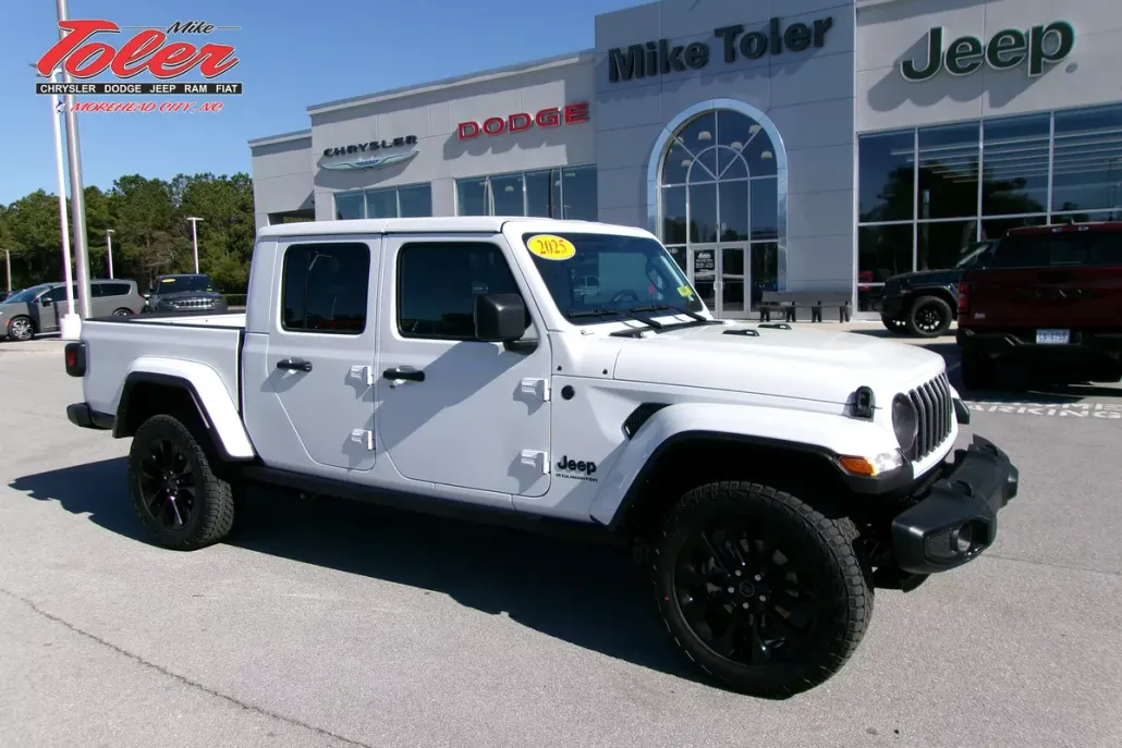 2025 Jeep Gladiator Sport photo 1