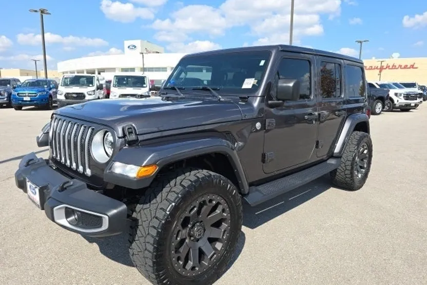 2018 Jeep Wrangler Unlimited Sahara photo 1