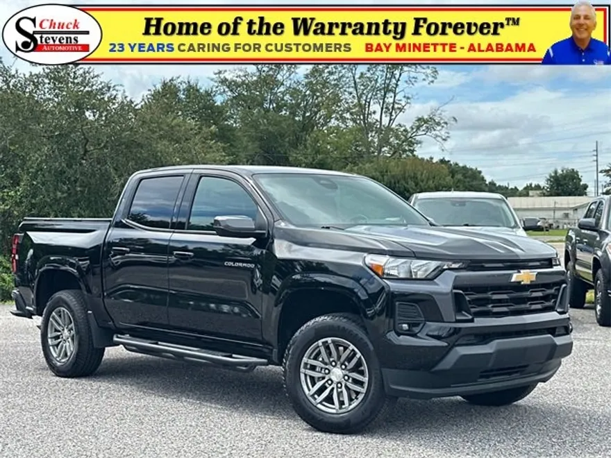 2024 Chevrolet Colorado LT photo 1
