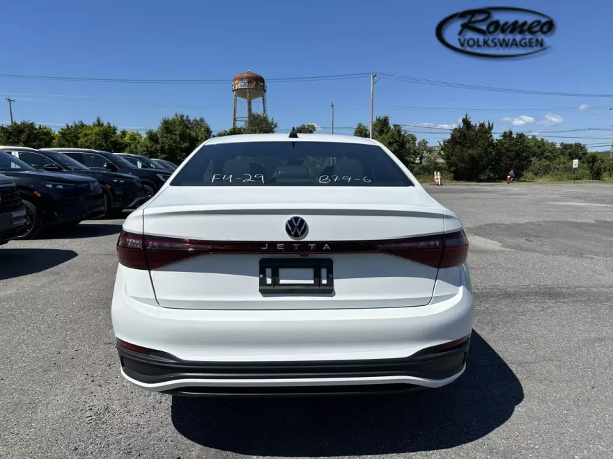 2025 Volkswagen Jetta 1.5T Sport photo 1