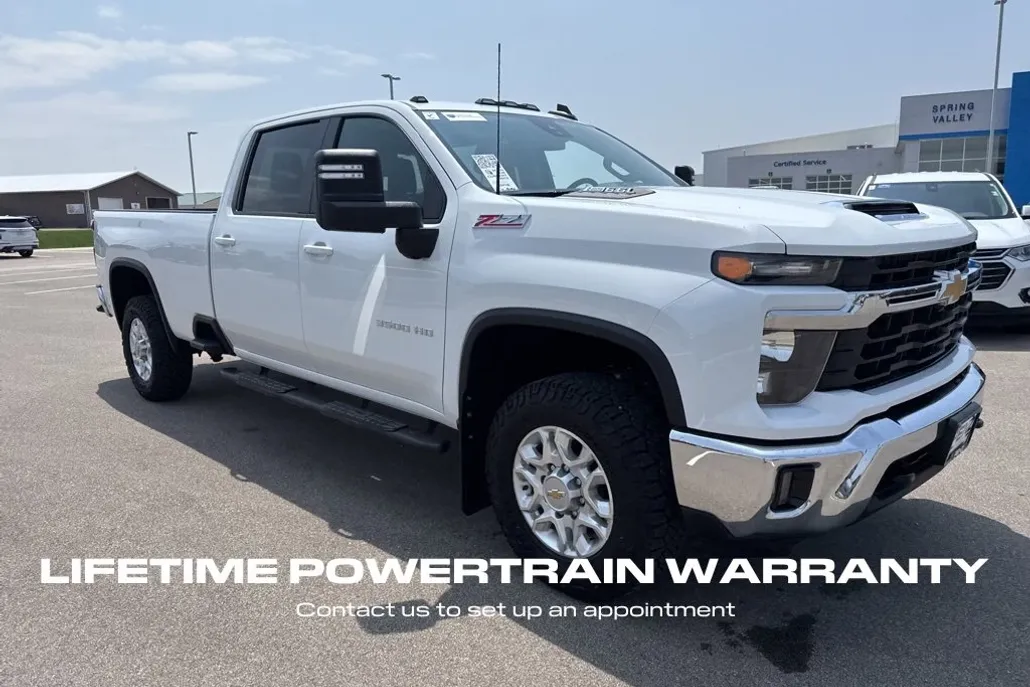 2024 Chevrolet Silverado 3500HD LT photo 1