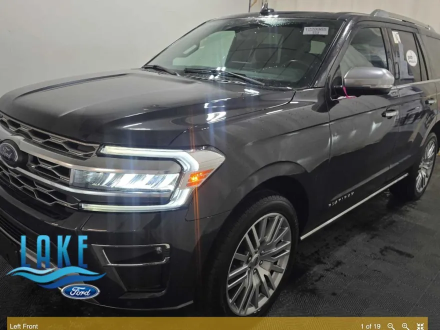 2023 Ford Expedition Platinum photo 1