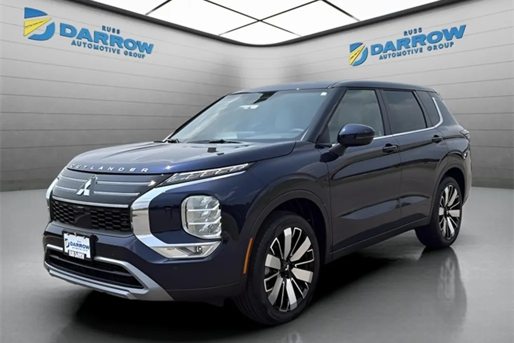 2025 Mitsubishi Outlander SE photo 1