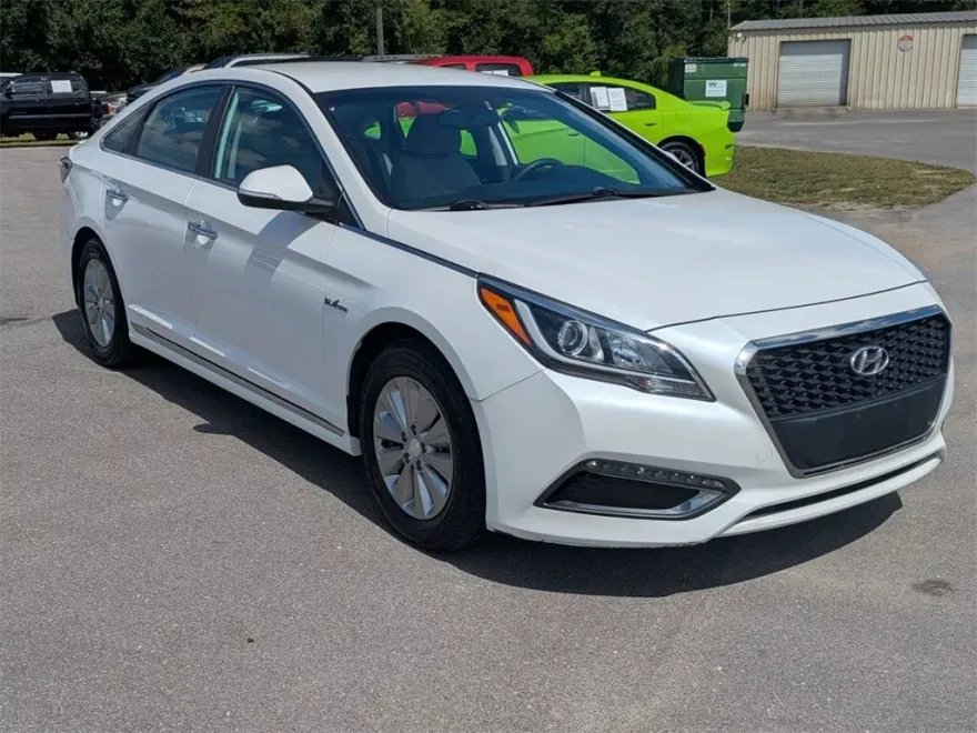 2016 Hyundai Sonata Hybrid SE photo 1