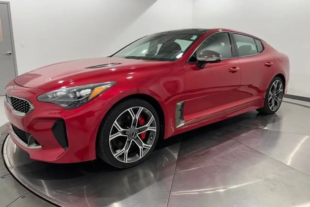 2018 Kia Stinger GT2 photo 1