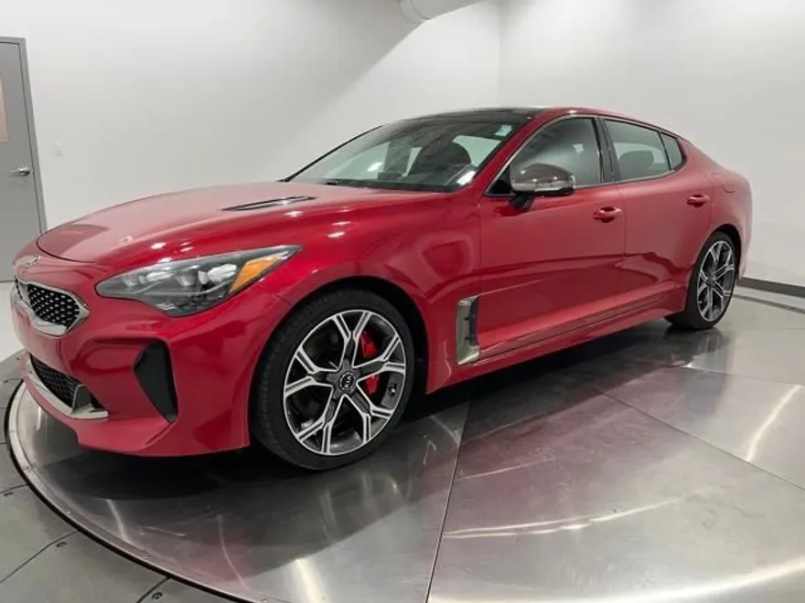 2018 Kia Stinger GT2 photo 1