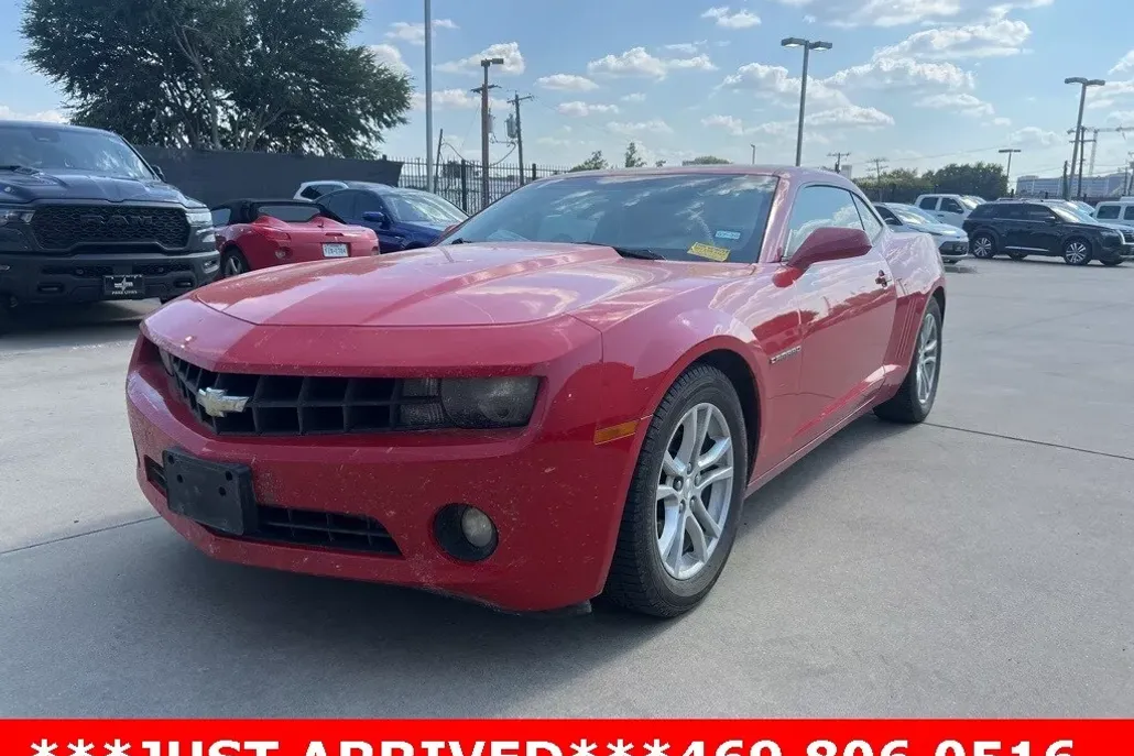 2013 Chevrolet Camaro 1LT photo 1
