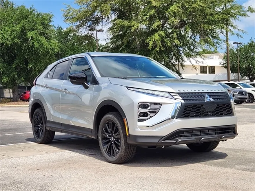 2025 Mitsubishi Eclipse Cross LE photo 1