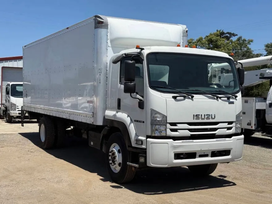 2018 Isuzu FTR photo 1
