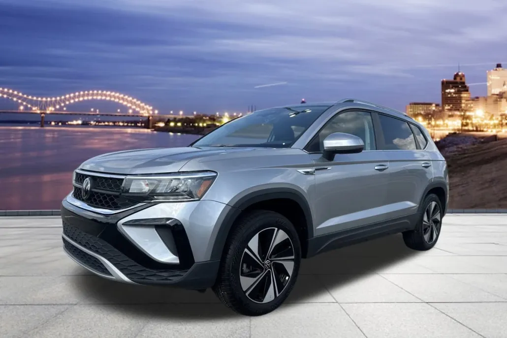 2024 Volkswagen Taos SE photo 1