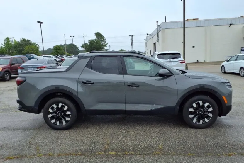 2025 Hyundai Santa Cruz SEL Activity photo 1