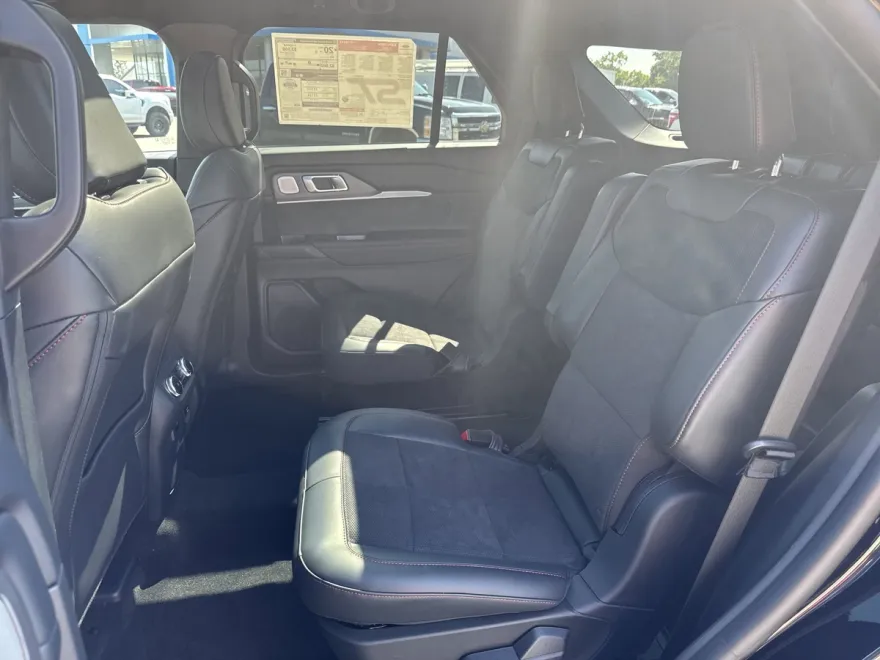 2025 Ford Explorer ST photo 1