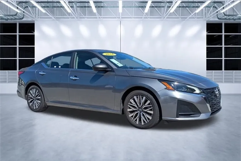 2024 Nissan Altima 2.5 SV photo 1