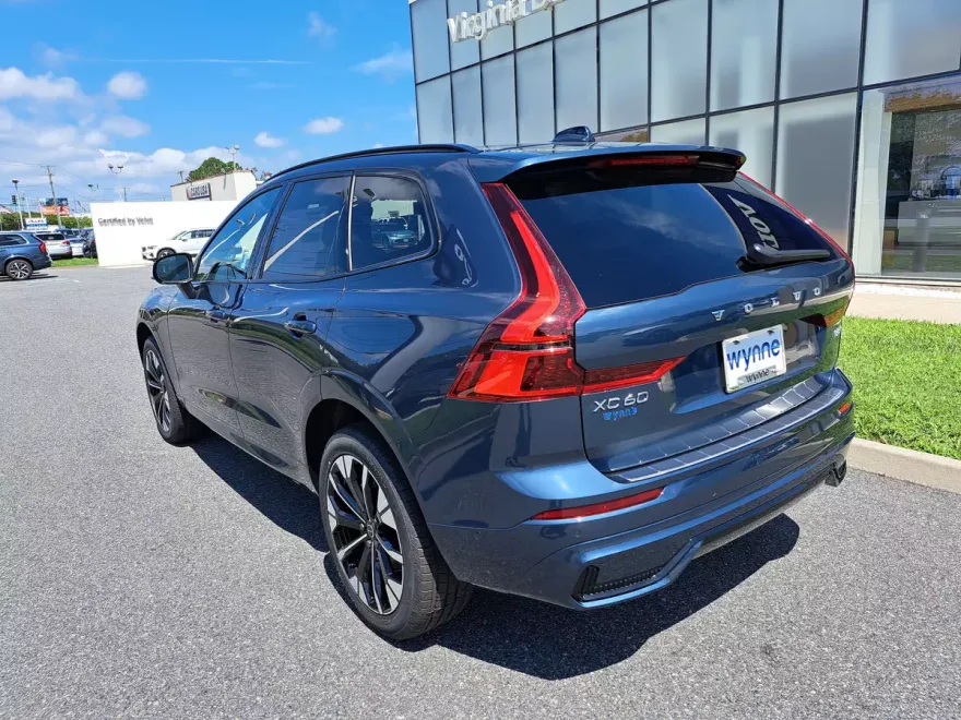 2026 Volvo XC60 B5 Plus photo 1