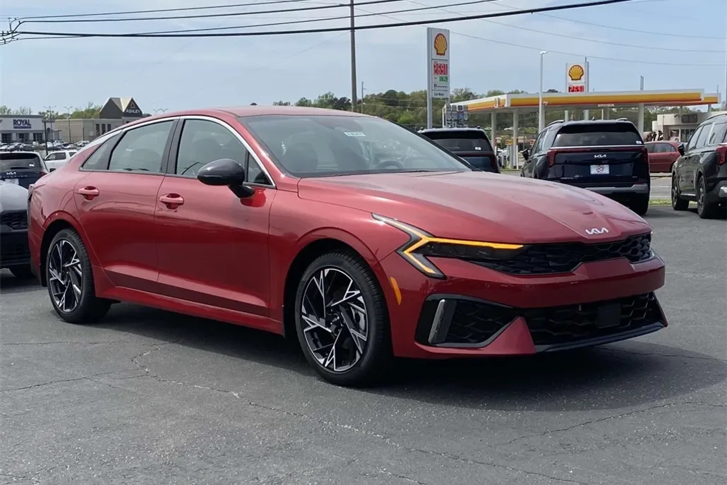 2025 Kia K5 GT-Line photo 1