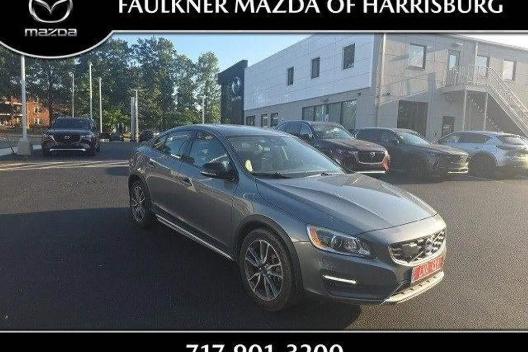 2016 Volvo S60 Cross Country T5 Platinum photo 1