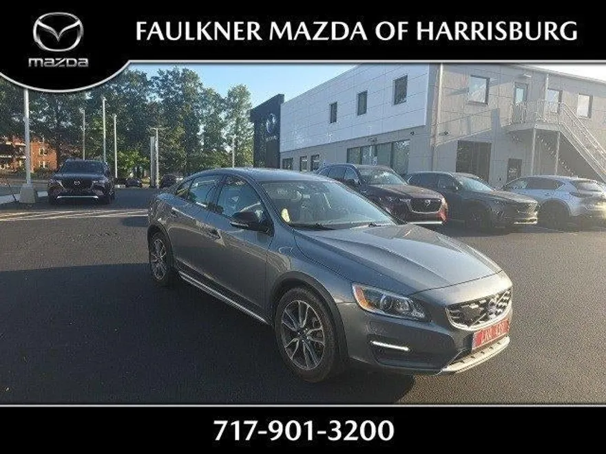 2016 Volvo S60 Cross Country T5 Platinum photo 1