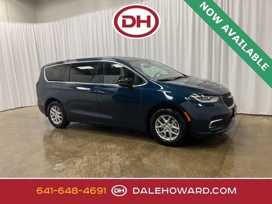 2025 Chrysler Pacifica Base photo 1